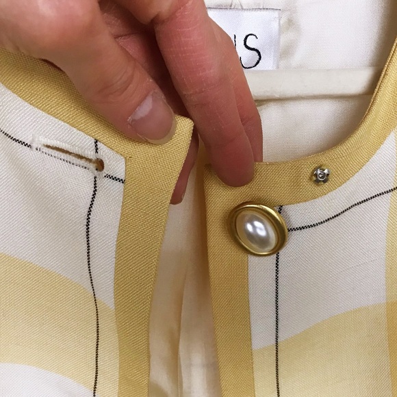 Vintage check blazer with faux pearl and gold buttons - Picture 8 of 15